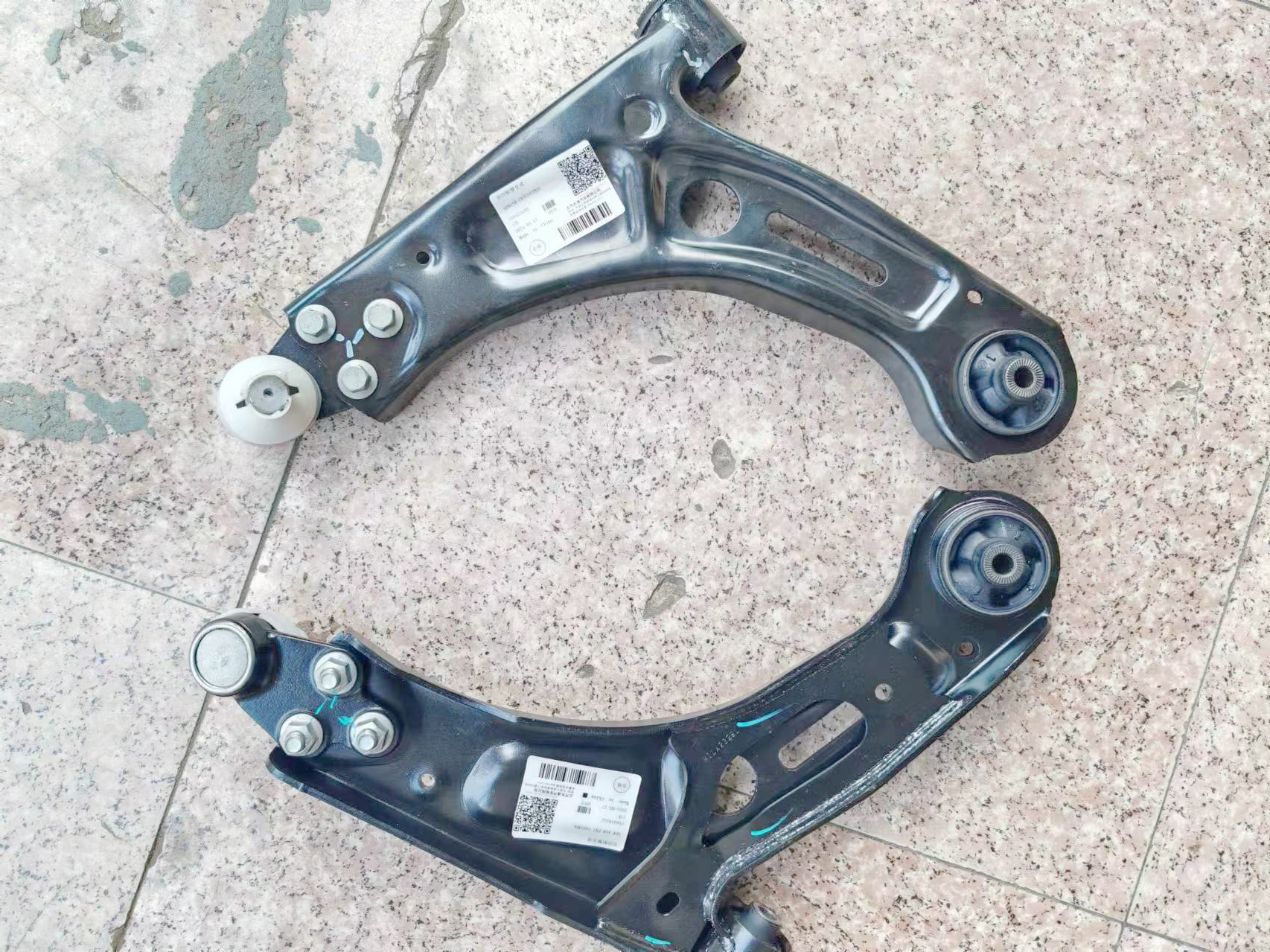 1721034002984725.jpg 大拿V1 底盤件 下擺臂.jpg